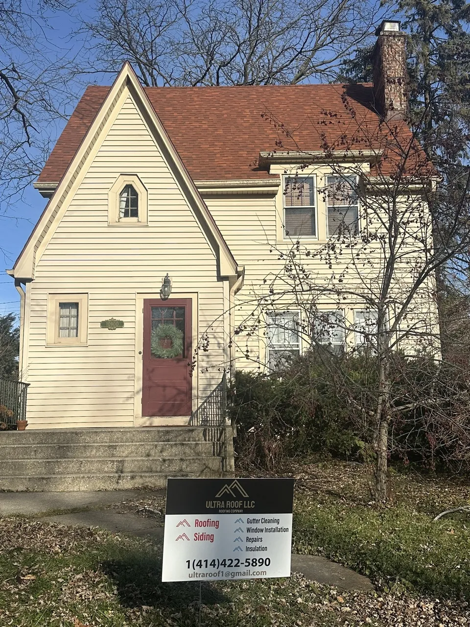 Finished asphalt shingle roof replacement on a Milwaukee-area home